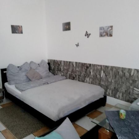 Studiowohnung, Neu Renoviert, Zentrale Lage Saarlouis Luaran gambar