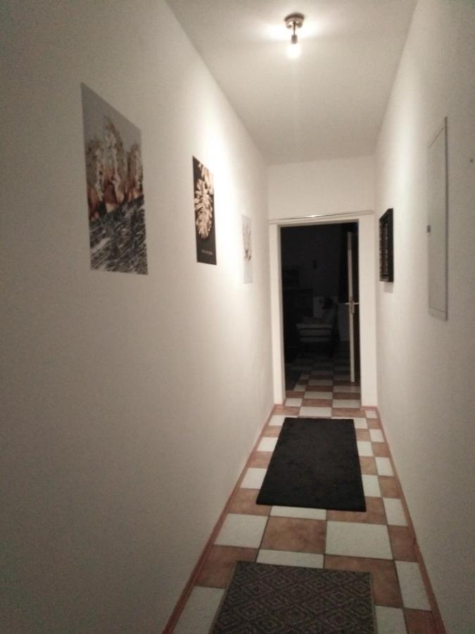 Studiowohnung, Neu Renoviert, Zentrale Lage Saarlouis Luaran gambar