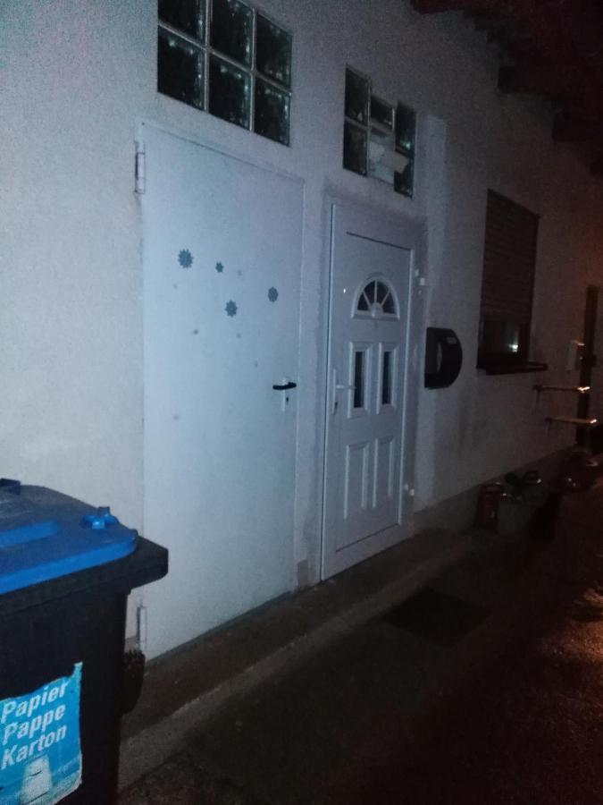Studiowohnung, Neu Renoviert, Zentrale Lage Saarlouis Luaran gambar
